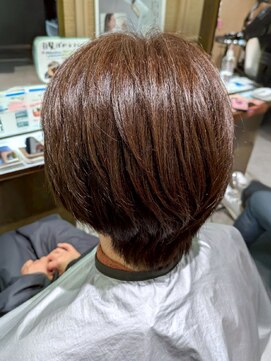 ユーアンボワーズ(U-AMBOISE) 艶ショートボブ【寝屋川/髪質改善/白髪ぼかし】
