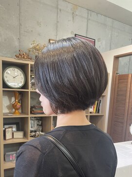 ポピイズ(POPPIES) ショート／グラデーションボブ