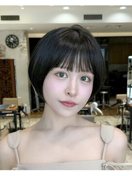 アフロート ルヴア(AFLOAT RUVUA) 【岩田莉奈】40代50代の似合わせカットで若見えショートボブ新宿