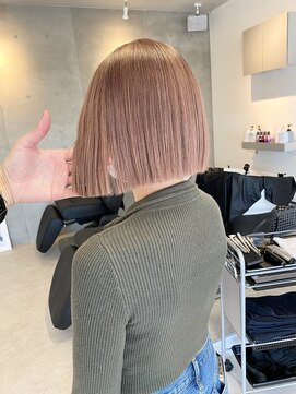 オンリー(ONLY.) ピンクベージュ × 切りっぱなしボブ