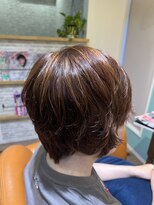 ルアナ(Luana)&nbsp;ハイライトカラーでショートスタイル