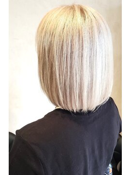 ココバイファニック(Coc. by funic) ホワイトベージュ×ダブルカラー  【関内】