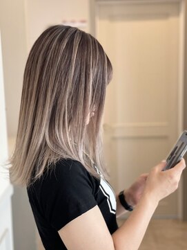 ムーンロータス(Moon Lotus) バレイヤージュ×グレージュ