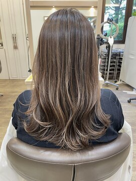 アルターリール(aL ter Rire) 黒髪/ボブルフ/ネビージュ/小顔/ワンレン