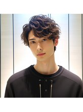 ヘアーズ ベリー 蒲生店(hairs BERRY) センターパートウルフカットツイストスパイラルパーマスーツ黒髪