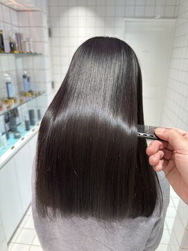 ロンドルーチェ 心斎橋(Lond luce) ダークアッシュ/ミディアムレイヤーカット［髪質改善/縮毛矯正］