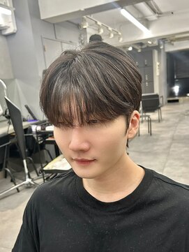 オーバルバイアピッシュ(OVARL by apish) メンズカット/韓国ヘア/メンズパーマ/センターパート