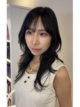 アム(amu) ミディアムレイヤー/ハッシュカット／レイヤーカット