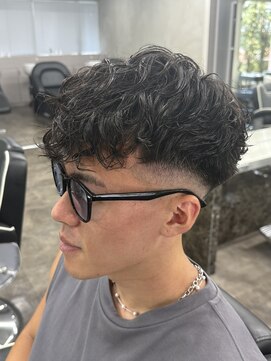 ニコ トウキョウ ロジック(nico TOKYO Logic) スペインカール/スキンフェード/フェードカット/メンズ