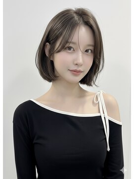 オリーブベージュ