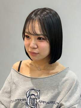 艶感ブラック×コンパクトボブ