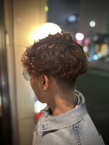 レオヘアワークス(LEO HAIR WORKS) レッドカラー プードルパーマ 赤髪 新潟床屋 刈り上げ