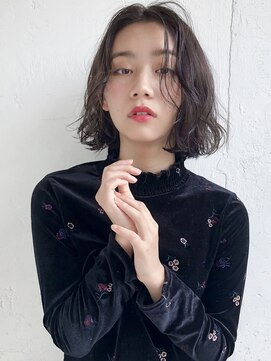 ルティア(Lutia) センターパート ゆるふわ 切りっぱなし ！