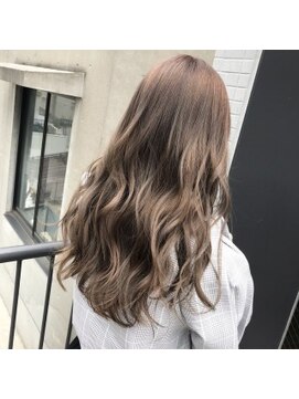 ジーナ(XENA) アッシュベージュ