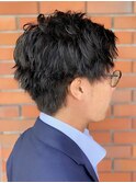 暗髪アッシュでビジネス束感ナチュラルショート