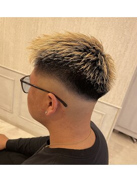 ヘアルーム ルシア(Lucia) ハイトーンスキンフェード