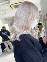 ターン ヘアー(TAAN HAIR)&nbsp;セミロング　　ホワイトミルクティー