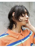 ミディアムウルフ　カジュアルウルフ　イヤリングカラー