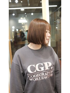 イオエ 梅田(ioe) 外ハネボブ /ミディアムストレート /ニュアンスカラー/髪質改善