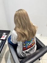 イルミ(iLUMi)&nbsp;iLUMi　×　ベージュカラー