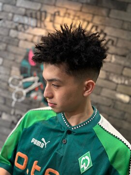 フォーコーナーズカットショップスリーセント 栄(FourCornersCutShop 3/cent) スパイキーアフロ