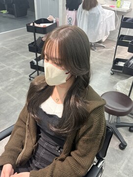 ジーニー 千葉(GENiE) ブリーチなしダブルカラー/透明感ベージュ【白井愛海】