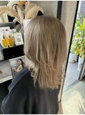 ミルクティーベージュ　レイヤーカット　ダブルカラー
