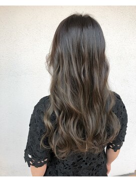 リゴッツ ドゥア プトゥリ(Regottz dua putri) マットグレージュ