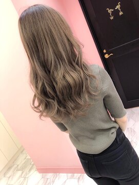 アマンドール(Aman D'or) ミルクティーグレージュ×ウェーブロング