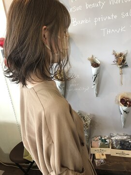 バンビ プライベート サロン(Bambi private salon) 切りっぱなしボブ*ハイトーンくすみベージュカラー*Bambi松平愛