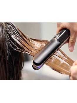 話題の超音波アイロン"ケアプロ"でトリートメントの浸透を促進◎仕上がりの艶感＆なめらかな手触りに感動♪