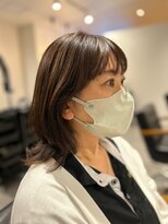 ノア(noah.)&nbsp;ベージュ系/ストレートアイロンで仕上げた外はねスタイル