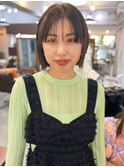 オリーブベージュ軽めボブ前髪あり
