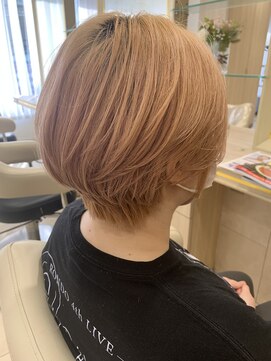 アッシュ 仙川店(Ash) 20代30代大人可愛い丸みショートショートボブハイトーンカラー