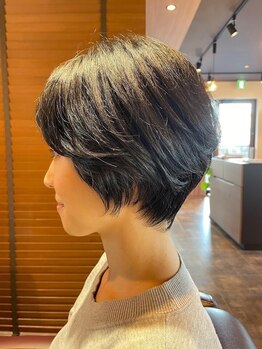 髪と頭皮に優しいカラーが人気のサロン♪髪のダメージを最小限に抑え、艶やかで美しい仕上がりに☆