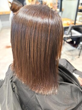 レオン(Re:ON) 縮毛矯正×ミディアムヘア