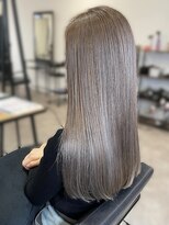 アッシュタカサキ(ash takasaki)&nbsp;ブリーチなしダブルカラーくすみオリーブグレージュ春レイヤー