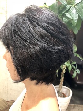 アトリエ クロエ 【アトリエクロエ 芦屋】 上品 前下がり 大人 ボブ