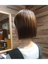 アンフィ 金沢文庫(Anphi) ぱつっと切りっぱなしコンパクトボブstylist内田雪乃
