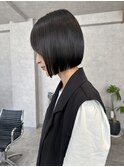 首元が綺麗に見える前下がりボブ！