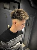 スキンフェード×短髪×ブリーチ×ハイライト×メンズショート