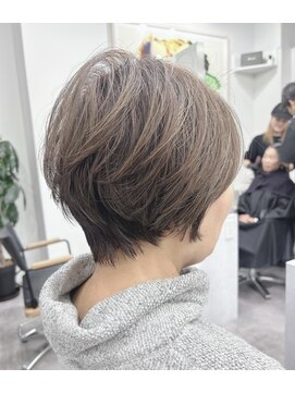 インセプション 銀座(INCEPTION) ショート・ボブ/白髪ぼかし/ハイライト/絶壁解消/30代/40代/50代