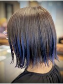ラベンダーブルーアッシュ前さがりショートボブな個性派ちゃん