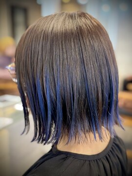 キャラ シャローネ 池袋(Chara Chalone) ラベンダーブルーアッシュ前さがりショートボブな個性派ちゃん