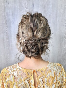 リットバイディア 茅ヶ崎(Lit by diar) 大人シニヨン