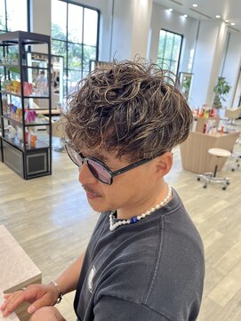 ディーボーイ 健軍店(D-BOY) スペインカール/メンズハイライト