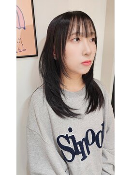 エミー(aimee) 顔周りレイヤー×シャギーカット