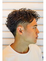 トラスト ザ バーバー 東京駅日本橋店(TRUST the Barber)&nbsp;ショートフェザー/ツーブロックスタイル
