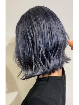 サロン ド トーゴ(Salon de togo) 肩上切りっぱなしボブ