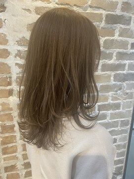 アマンヘアーイースト 吉祥寺東口店(Aman hair-e) ミディアムレイヤー×透け感カラー2022S/S【Amanhair-e吉祥寺】